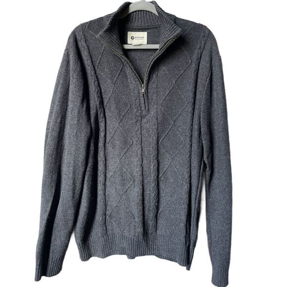 3/$20 HAGGAR Clothing Men’s Charcoal Gray Knit Sweater w/Diamond Designs (XL) - Picture 1 of 10